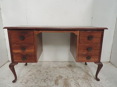 Edwardian Mahogany Twin Pedestal Desk on Cabriole Legs