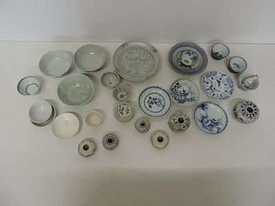 Fifteen Antique Blue & White Tea Bowls, Six Ink Wells & Four Plates from Famous Shipwrecks