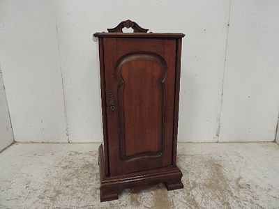 Victorian Mahogany Bedside / Pot Cupboard