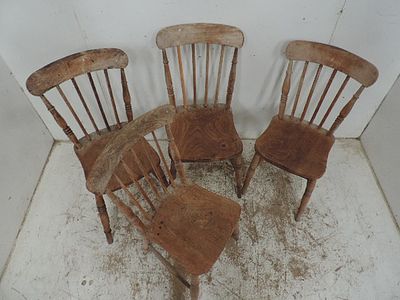 Set of Four 19th Century Elm Kitchen Farmhouse Spindle Back Chairs