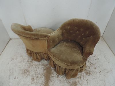 Victorian Deep Button Upholstred Kissing, Tete A Tete Seat