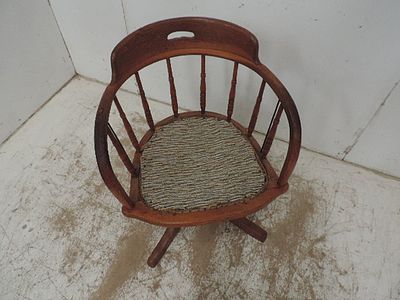 Late 19th Century American Bentwood Swivel Office Chair on Four Leg Base