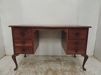 Edwardian Mahogany Twin Pedestal Open Desk on Cabriole Legs