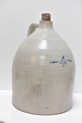 4 Gallon Antique Blue Decorated Stoneware Crock. This 4 gallon antique crock or jug is in fair 