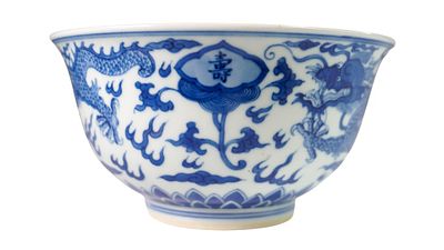 Chinese Blue & White Bowl with Dragons. Description: Antique Chinese blue and white porcelain 