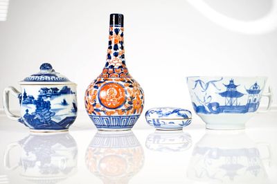 Antique Chinese Porcelain Collection. Mixed group of antique Chinese porcelain including an 