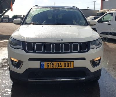 ג'יפ קומפאס מודל 2019. 106,655 ק"מ, יד נוכחית: שלישית, בעלות נוכחית: פרטי. מחיר מחירון: ₪83,700