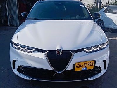 אלפא רומיאו TONALE מודל 2024. 18,653 ק"מ, יד נוכחית: שנייה, בעלות נוכחית: פרטי