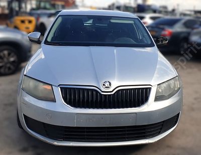 סקודה אוקטביה מודל 2015. 288,444 ק"מ