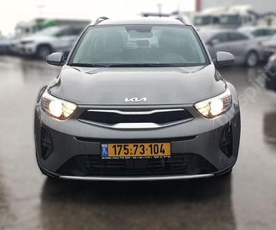 קיה סטוניק מודל 2025. 11,105 ק"מ, יד נוכחית: שנייה, בעלות נוכחית: פרטי. מחיר מחירון: ₪106,000