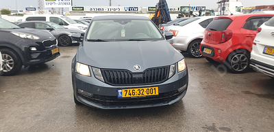סקודה אוקטביה מודל 2019. 223,957 ק"מ, יד נוכחית: שלישית, בעלות נוכחית: פרטי. מחיר מחירון: ₪75,000