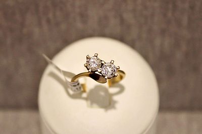 Brillantring. Ring with 2 diamonds together approx. 1.1ct; 18K; 4.3g white gold; RG54