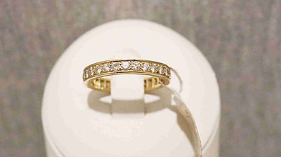 Memoryring. 14k yellow gold; approx. 1.0ct diamonds; RG 55; 4.1g