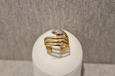 Goldring 14 Karat in Schlangenform. Gold ring, 6.9g, 14 karat yellow gold, in the shape of a 