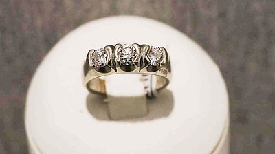 Brillantring. solid white gold ring; 14K; 3 brilliant-cut diamonds with a total of approx. 