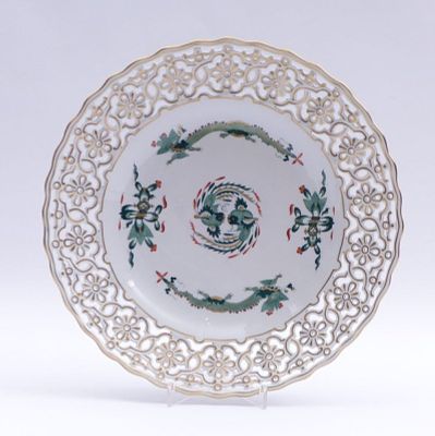 Durchbruchteller mit Drachendekor, Meissen, 20. Jh. Durchbruchteller mit Drachendekor Meissen