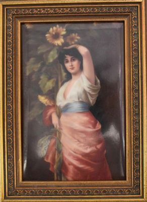 Kleine Bildplatte mit Frauenfigur, Deutschland, um 1900. Kleine Bildplatte mit Frauenfigur 