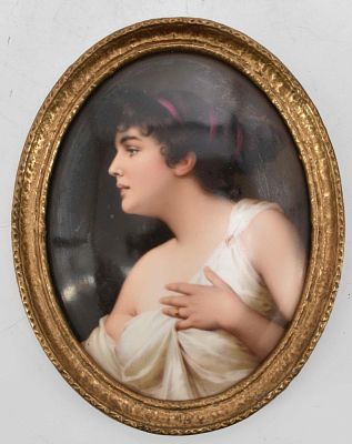Ovale Bildplatte mit antikisierender Frauengestalt, Deutschland, um 1900. Ovale Bildplatte mit 