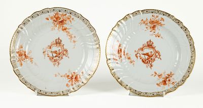 Zwei Speiseteller aus dem preu&szlig;ischen K&ouml;nigsservice, KPM Berlin, um 1900. Zwei Speiseteller aus 