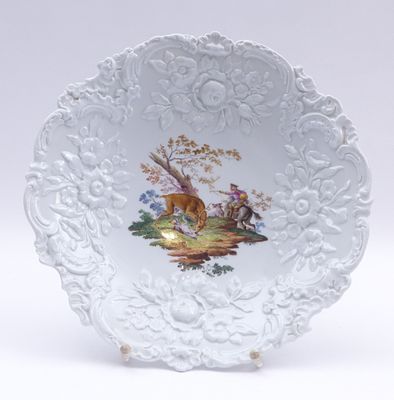 Schale mit Jagdszene, Meissen, 1924-34. Schale mit Jagdszene Meissen, 1924-34 Gemuldete Schale 