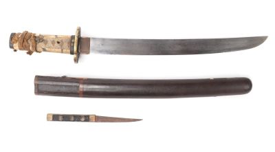 Fine Japanese Wakizashi w/ Kozuka, Signed. Japanese Wakizashi short sword, signed to the tang. 