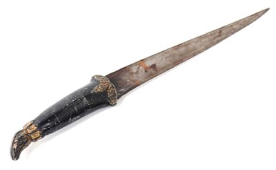 Indian Mughal Knife, circa 1800s or Earlier. Indian Mughal knife with carved black stone handle 