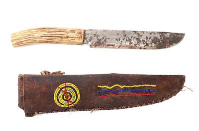 Native American Stag Handle Knife w/Sheath. Native American type knife and beaded sheath. Single 