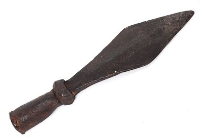 Chinese Iron Spear Head, Qing Dynasty 1944-1912. Chinese iron spear head with a diamond form and 