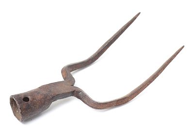 Large Spanish Colonial War Fork, 18th C. Spanish Colonial ironwork war fork of heavy 