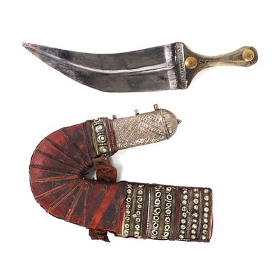 Jambiya Dagger with Sheath. Jambiya dagger with a short curved blade and a medial ridge. Fine 