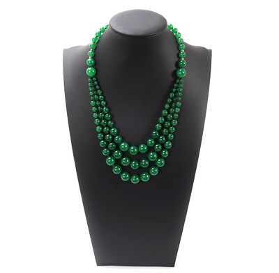 Beautiful Chinese Jade Style Beaded Necklace. Lovely Chinese jade style necklace in a triple 