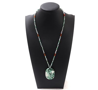 Lovely Chinese Certified Necklace with Jaguar Pendant. Wonderful Chinese certified necklace with 