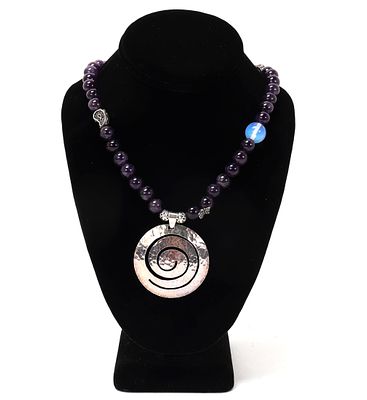 Gorgeous Amethyst and Sterling Silver Necklace. Beautiful amethyst and sterling silver necklace. 