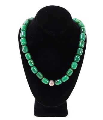 Lovely Jadeite Beaded Necklace w/Sterling Pendant. Beautiful bright green Chinese jadeite beaded 