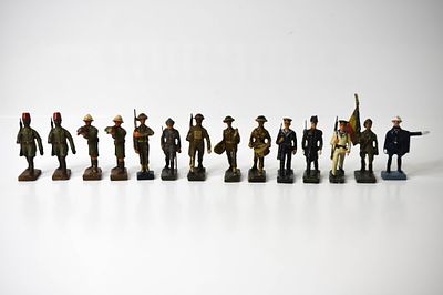 14 Durso Composition Soldiers. All are marked Durso. Belgian made Soldiers like elastolin 