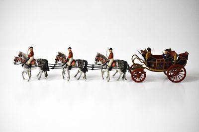 Britains Lead Queen Elizabeth State Landau. Has detachable horse riders, 2 person attendant 