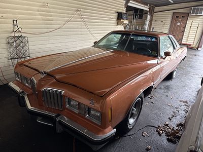 1977 Pontiac Grand Prix ONLY 9136 Miles!. 1977 Pontiac grand prix Vin number: 2H57ZP303484 