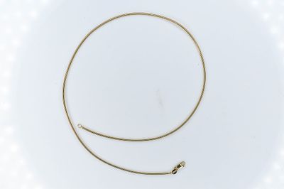14K Yellow Gold Choker 7g. Made of 14k yellow gold, this choker necklace measures approximately 