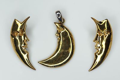 Sergio Bustamante sterling 925 Suite 1.26ozt. Weighs approximately 1.26ozt includes 3 pieces 