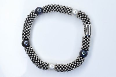 Links London Bracelet. Beaded bracelet with stations measuring approximately 3.5" long.