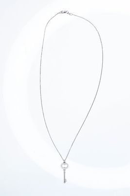 14K Gold Necklace and Key Pendant 3g. Necklace measures approximately 17" in length when unclasped.