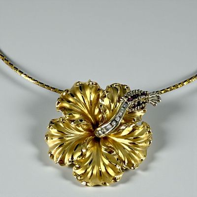 14K Yellow Gold Diamond Ruby Pendant w/ 14K Chain. Largest Diamond in Pendant 2.5mm 
Pendant 