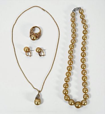 14K Gold & Golden South Sea Pearls Jewelry Set. With diamond accents. 
Cultured Pearl Necklace: 