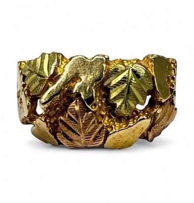 10K Black Hills Gold Style Men's Ring. Size: 9.5 
Weight: 6.7g 
Condition: Good with surface 