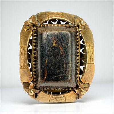 14K Yellow Gold & Black Coral Victorian Ring. The top of the ring measures 30mm x 25mm, with the 