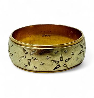 14K White and Yellow Gold Men’s Ring. Size: 12 
Weight: 8.7g 
Condition: Good