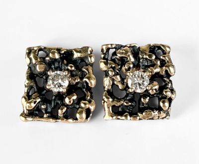 14K Gold Nugget & Diamond Earrings. Dimensions: 19.5mm x 19mm 
Total Weight: 12g 
Condition: The 