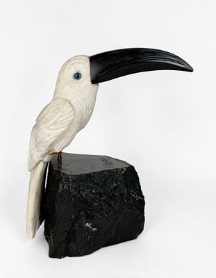 Vintage Carved Marble & Obsidian Toucan Sculpture. Dimensions: 9" x 8" x 3 1/2" 
Condition: 