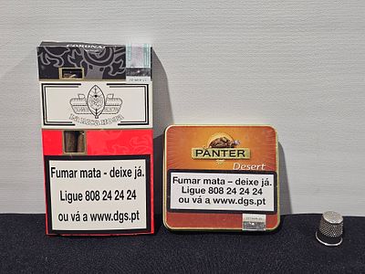 Caixa com 4 charutos la rica hoja e 17 cigarrilhas panter