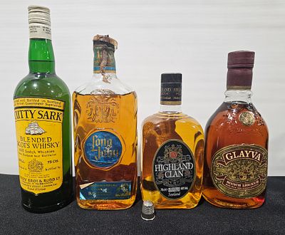 4 garrafas de whisky diversas